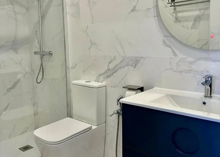 Charming Penthouse Next To Puerto Banus 马尔韦利亚
