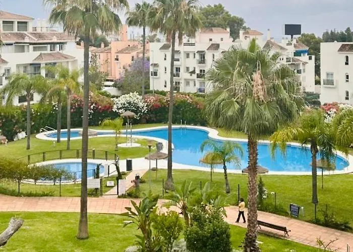 Charming Penthouse Next To Puerto Banus 公寓