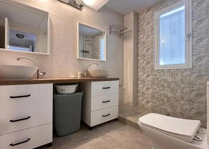 Charming Penthouse Next To Puerto Banus 马尔韦利亚