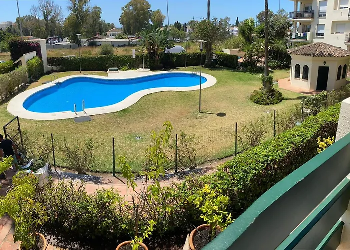 Charming Penthouse Next To Puerto Banus * 马尔韦利亚